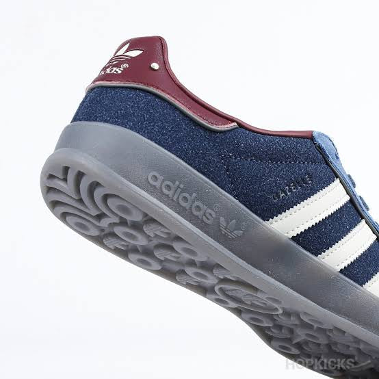 Navy Gazelle Indoor Crew Burgundy