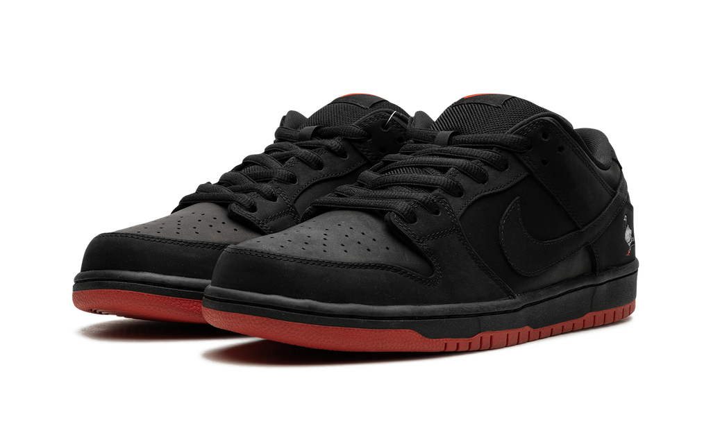 Dunk Low Black SB Pigeon