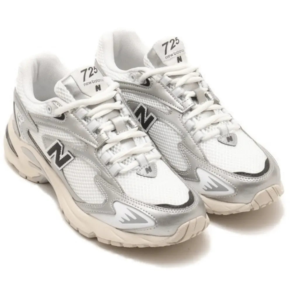 White 725 Metallic Silver