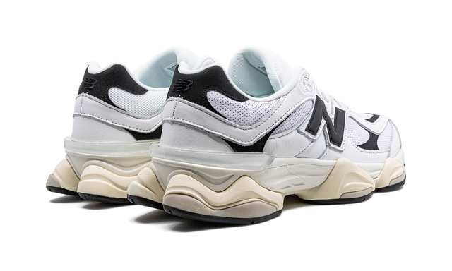 9060 White Black