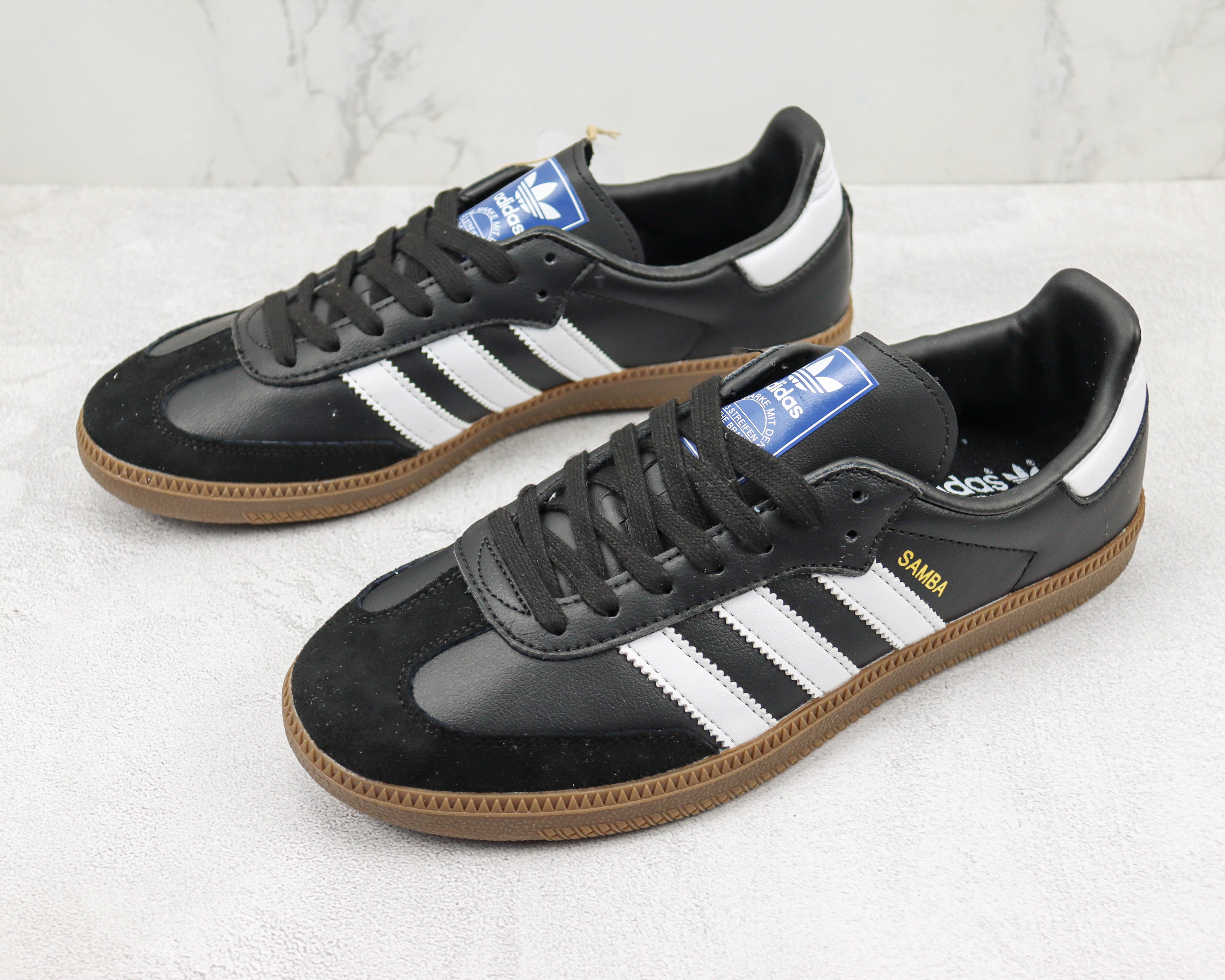 Samba White Black