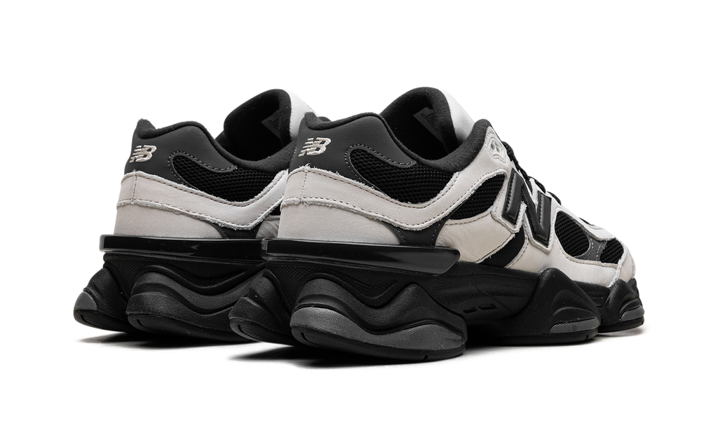 9060 White Off Black