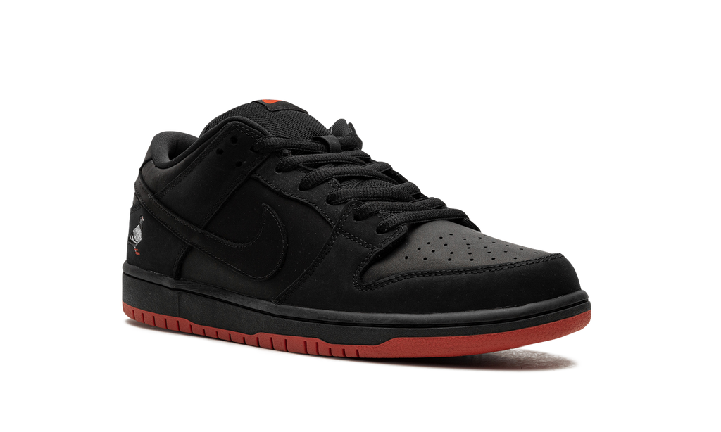 Dunk Low Black SB Pigeon