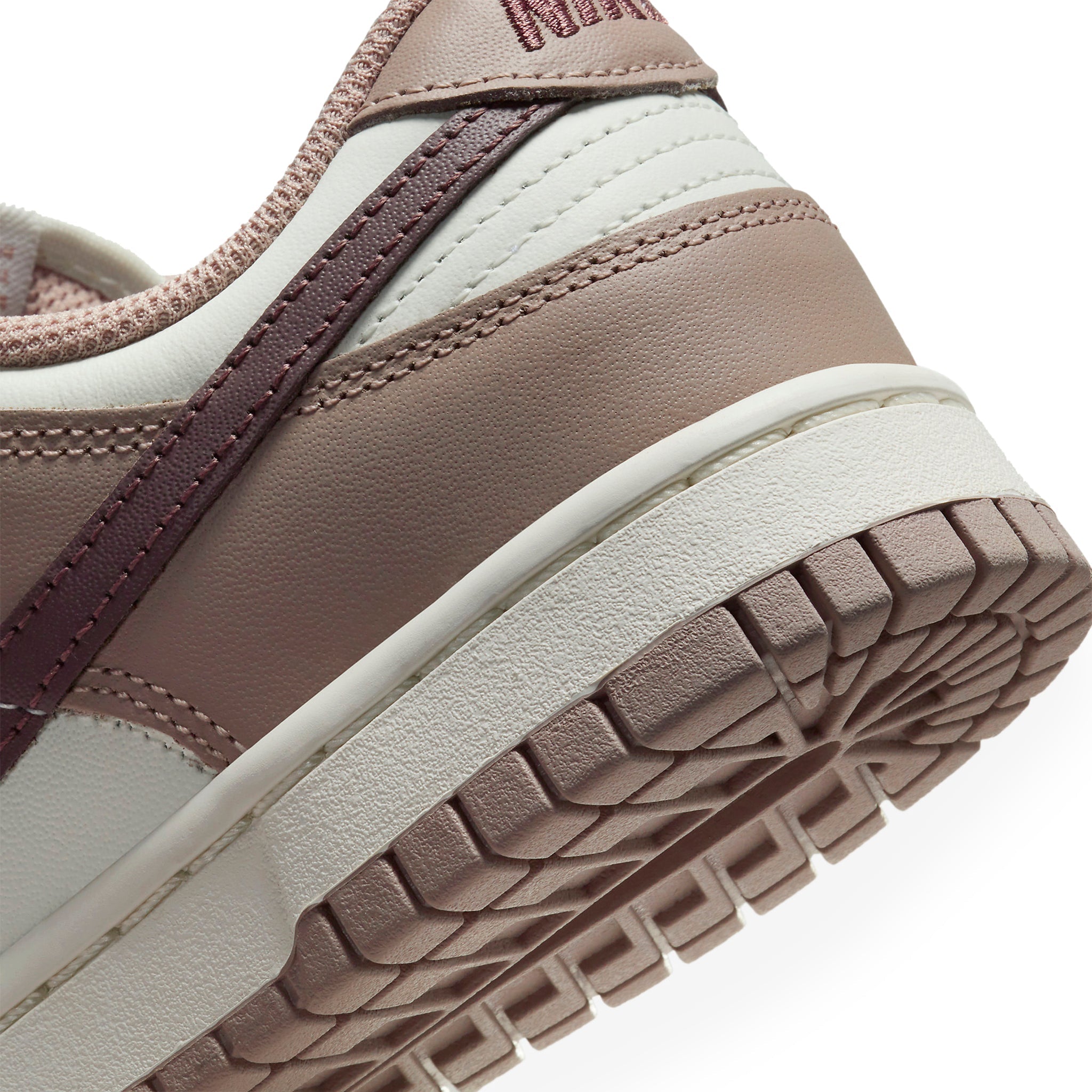 Dunk Low Diffused Taupe (W)