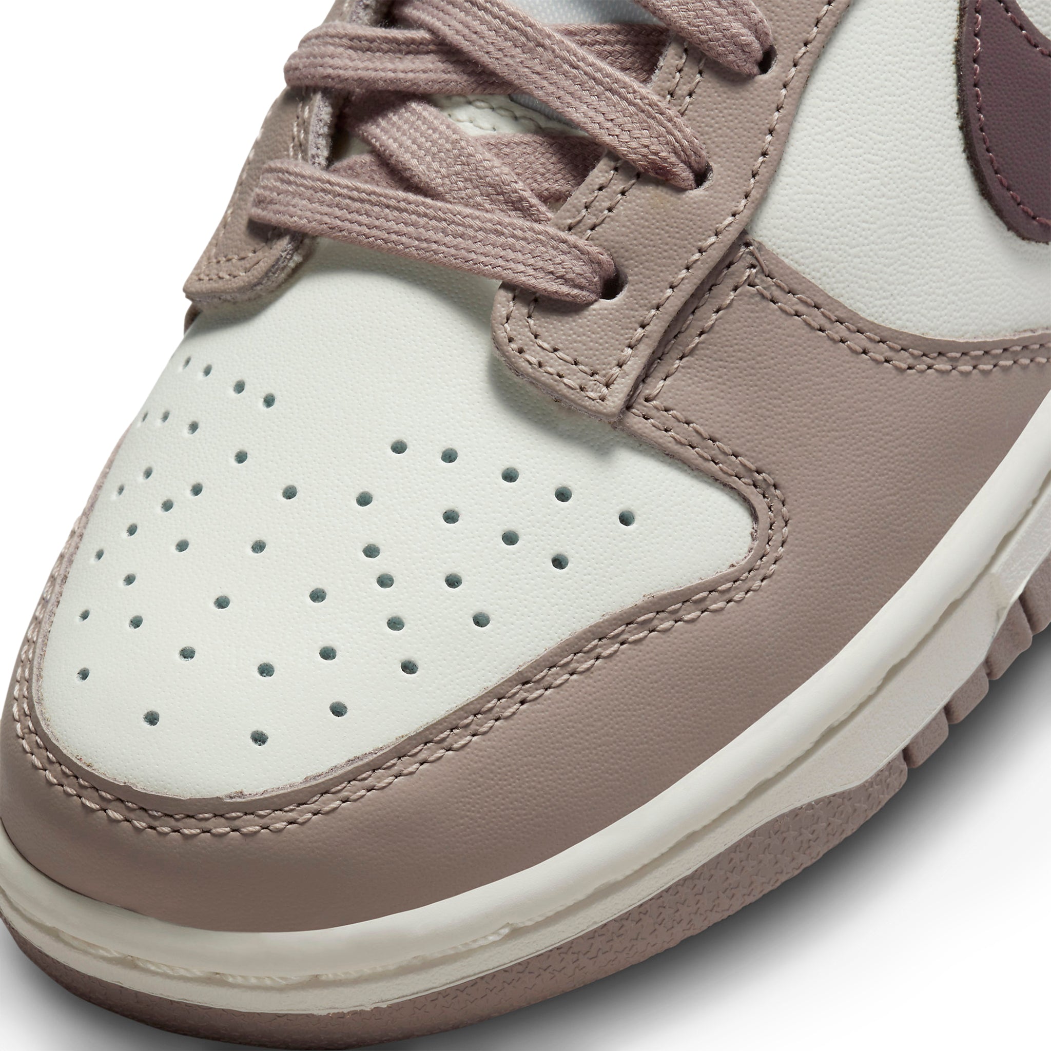 Dunk Low Diffused Taupe (W)