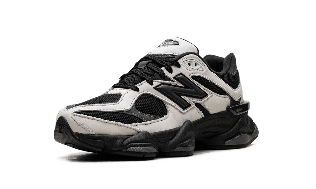 9060 White Off Black