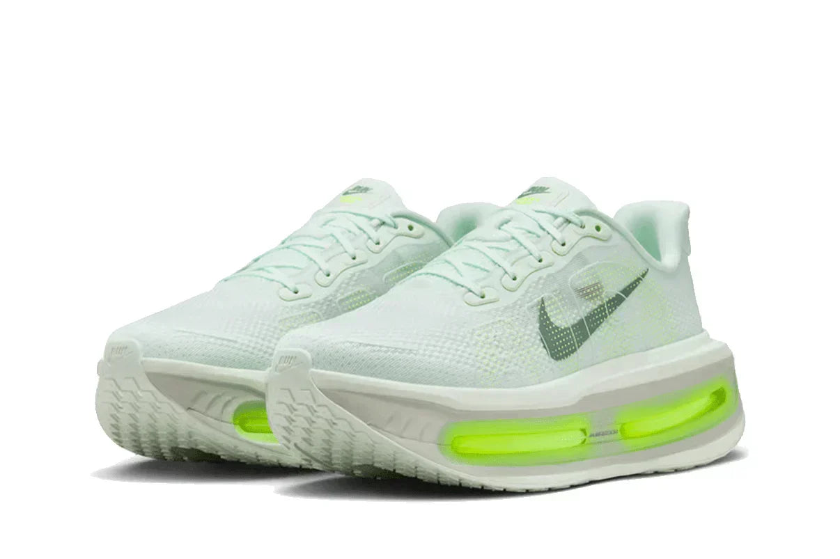 Green Vomero Premium Barely Volt