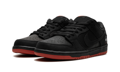 Dunk Low Black SB Pigeon