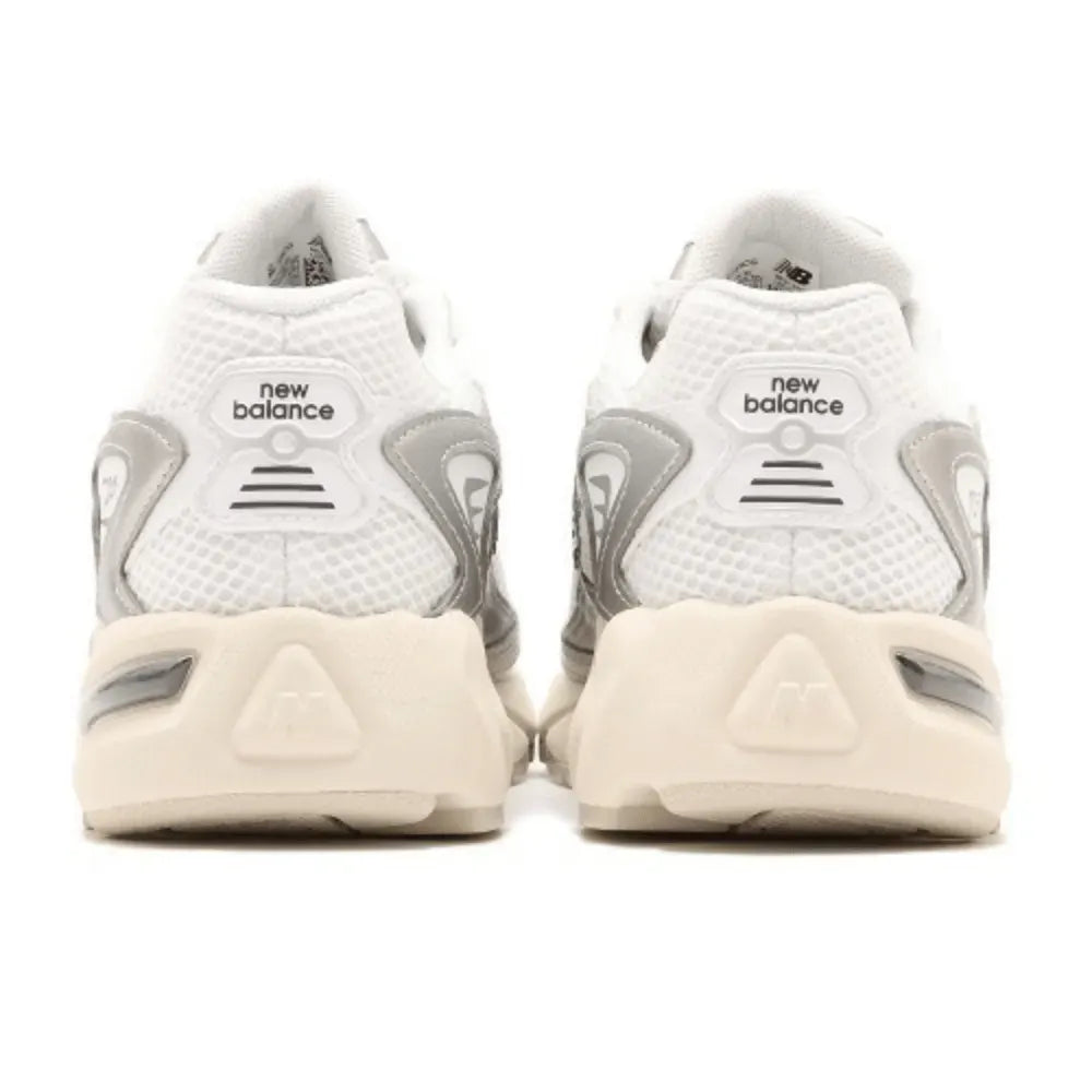 White 725 Metallic Silver