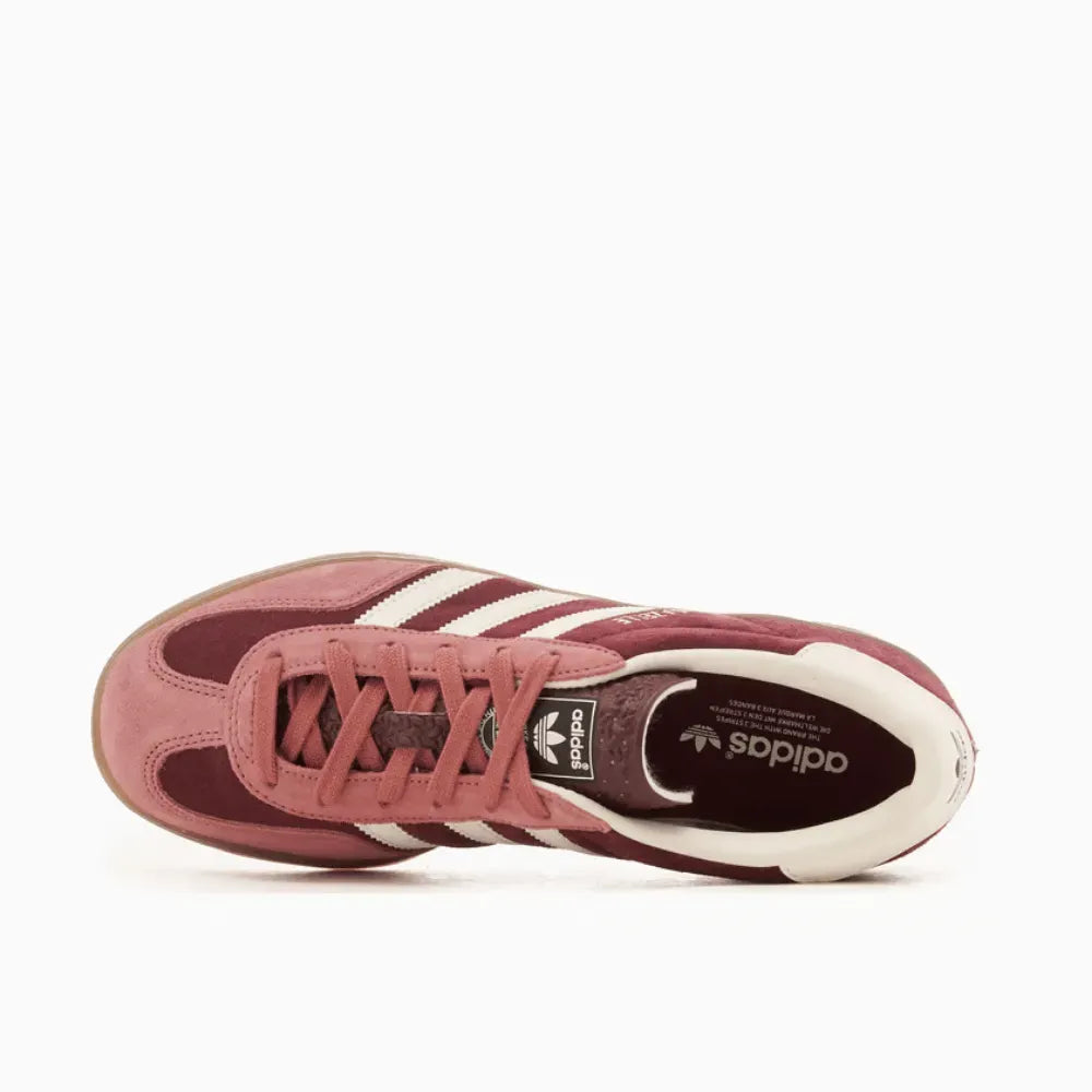 White Gazelle Indoor Maroon Cloud