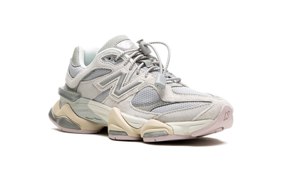 9060 Grey Lilac