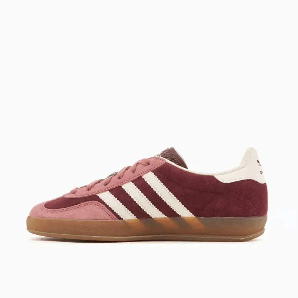 White Gazelle Indoor Maroon Cloud