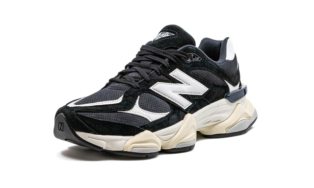 9060 White Black