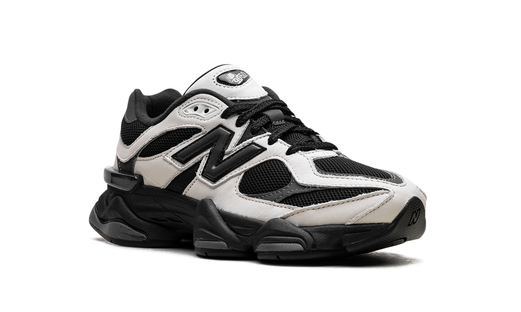 9060 White Off Black