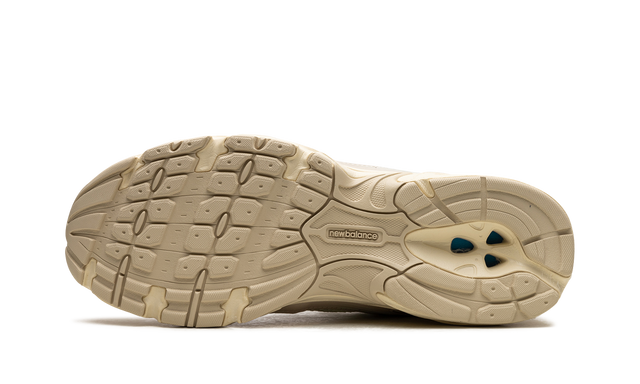 530 Beige Angora