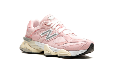 9060 Pink Crystal