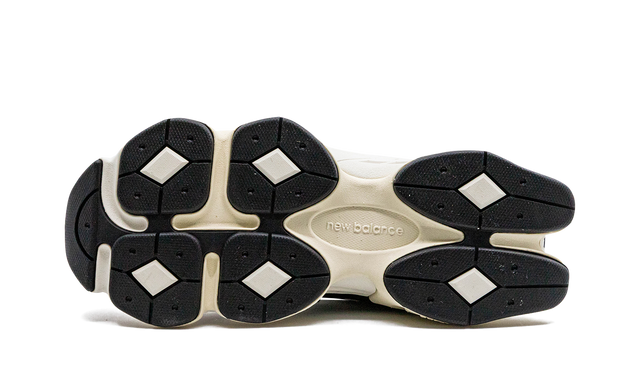 9060 White Black