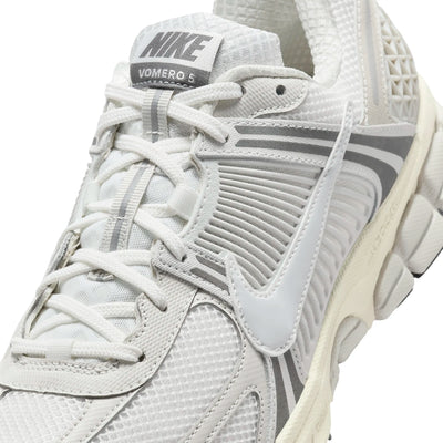 Air Zoom Vomero 5 Platinum Tint