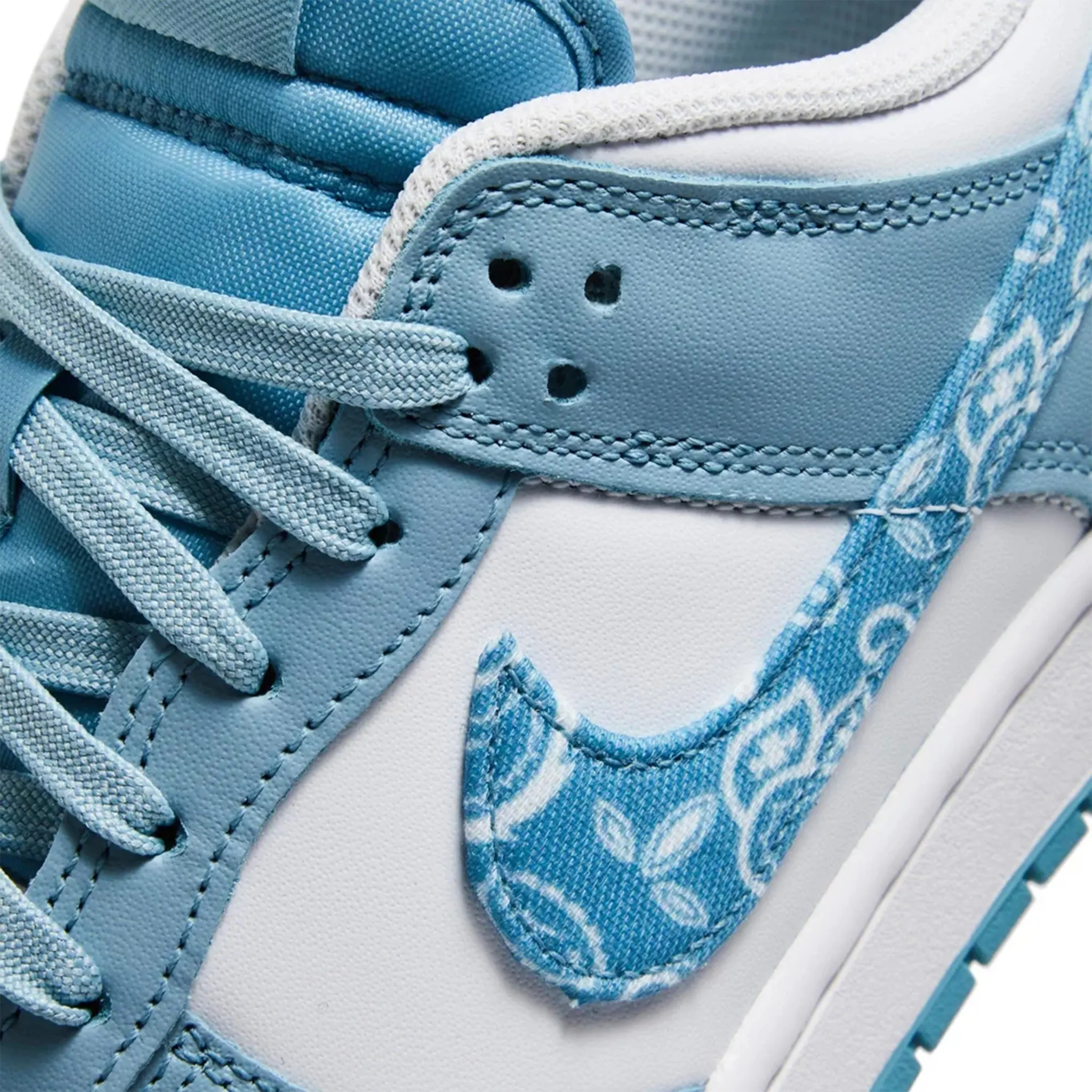 Dunk Low Blue Essential Paisley Pack (W)