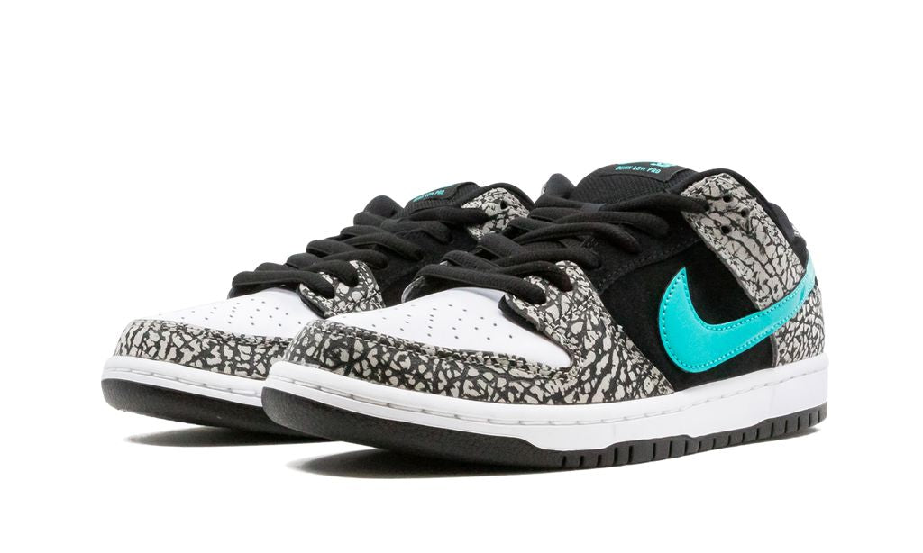 Dunk Low SB Atmos Elephant