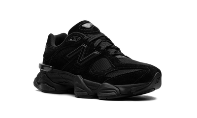 9060 Black Triple