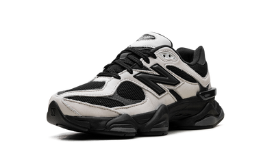 9060 White Off Black