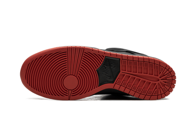 Dunk Low Black SB Pigeon