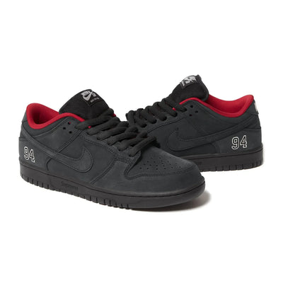 Dunk Low Black Supreme x SB