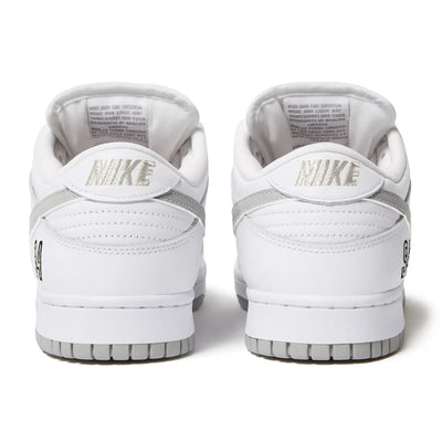 Dunk Low White Supreme x SB