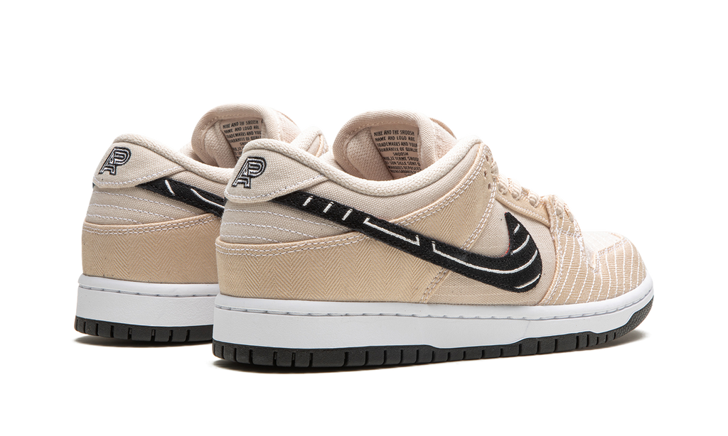 Dunk Low SB Albino & Preto 'Jiu-Jitsu'
