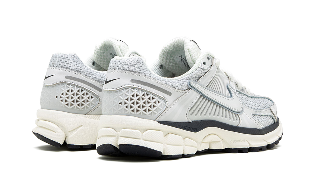 Silver Zoom Vomero 5 Photon Dust Metallic