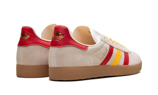 White Gazelle Spark Scarlet