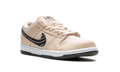 Dunk Low SB Albino & Preto 'Jiu-Jitsu'
