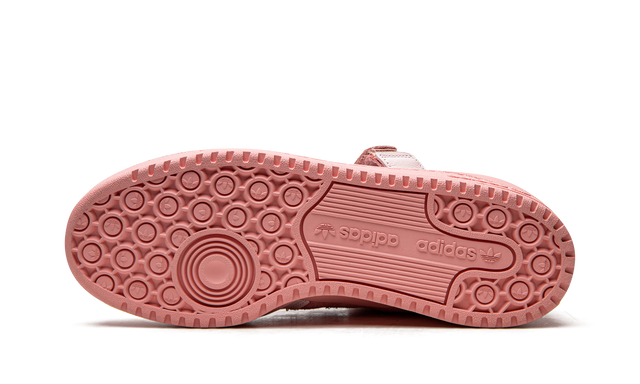 Pink Forum 84 Low at Home