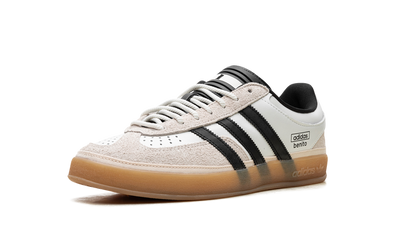 White Gazelle Indoor Bad Bunny Off